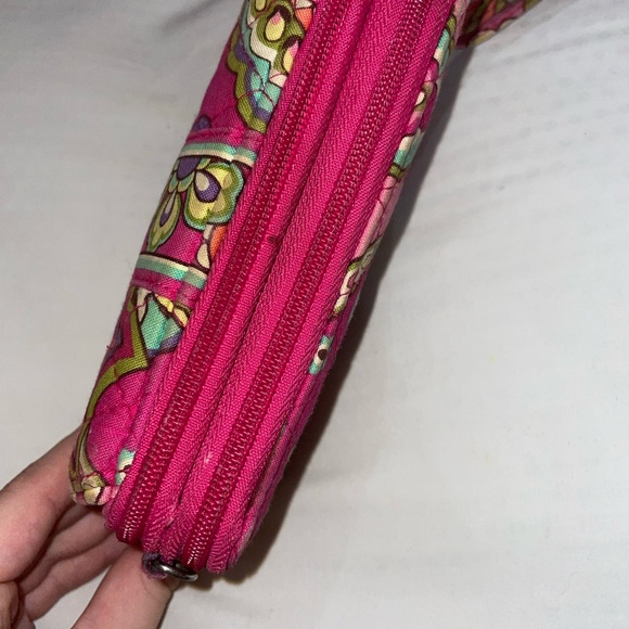 Vera Bradley Wristlet - Picture 2 of 6